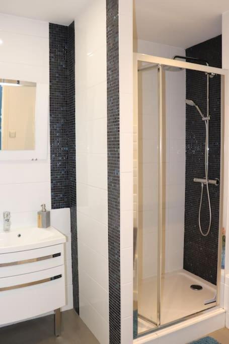 Dinard : Loft De 175 M² - A 150 M De La Plage Exterior foto